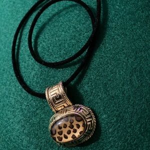 Chic pendant on blk cord